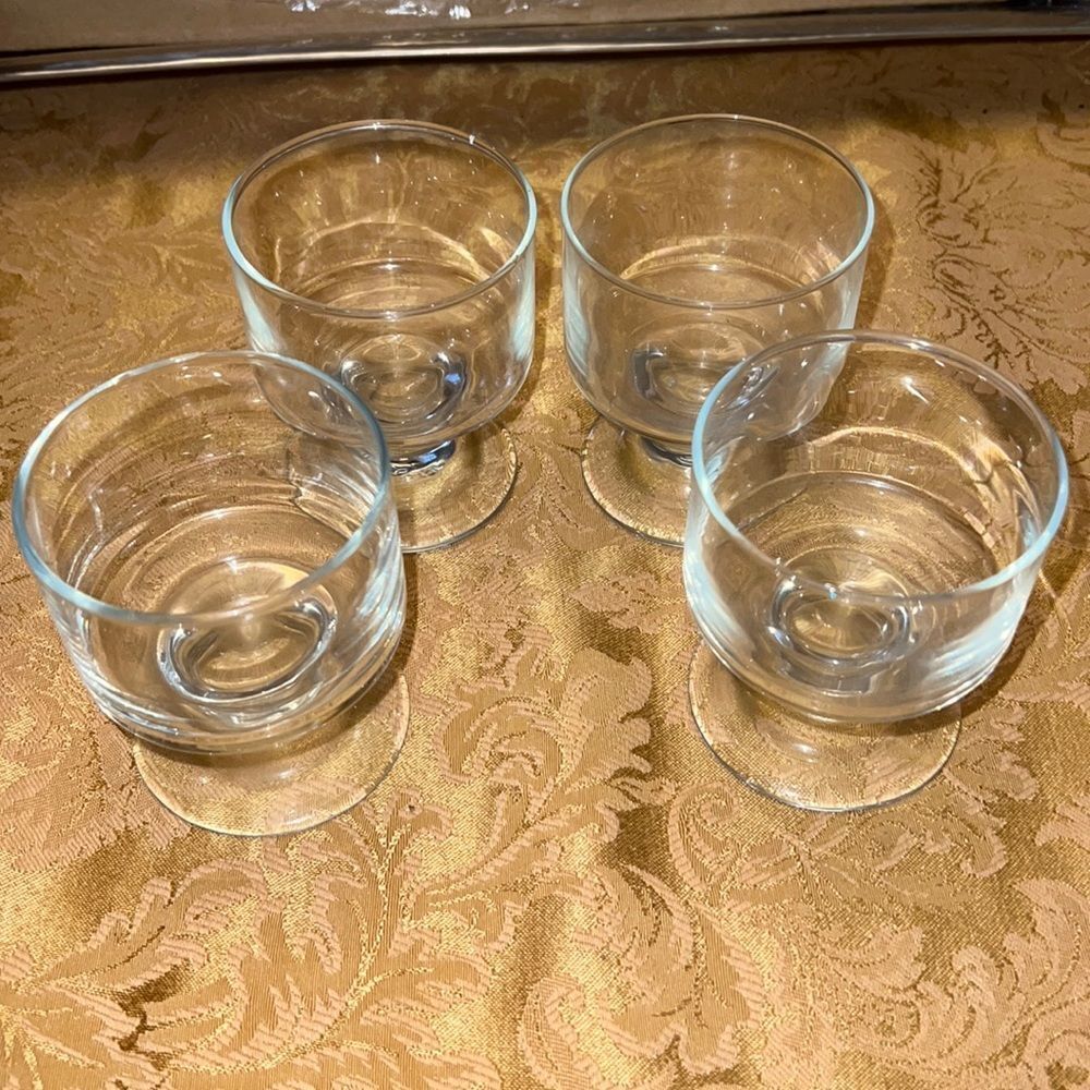 Set of 4 Parfait / Dessert Dishes – Clear Glass Footed Cups